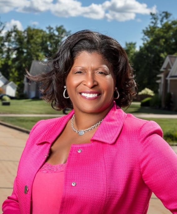 Tiffany L. Hollinger headshot